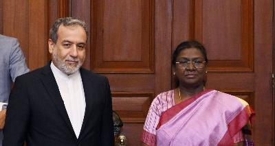 Meeting Between the Iranian Foreign Minister and the President of India